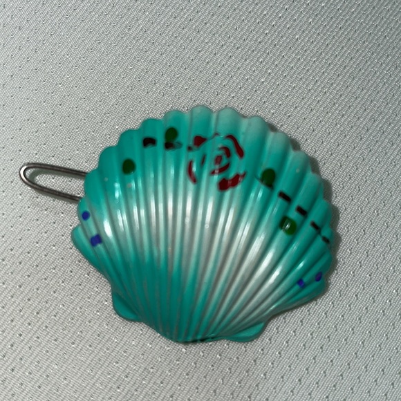 Vintage Shell Barettes - Picture 8 of 11